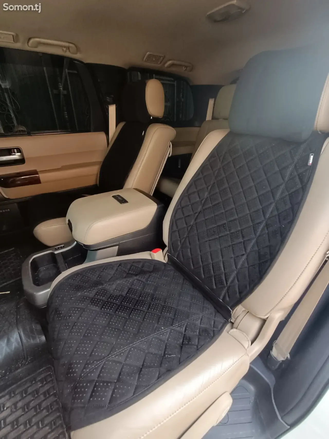 Toyota Sequoia 2014 · 5.7 AT