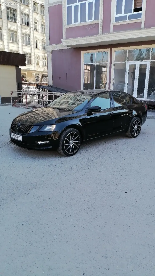 Skoda Octavia 2018 · 1.6 AT