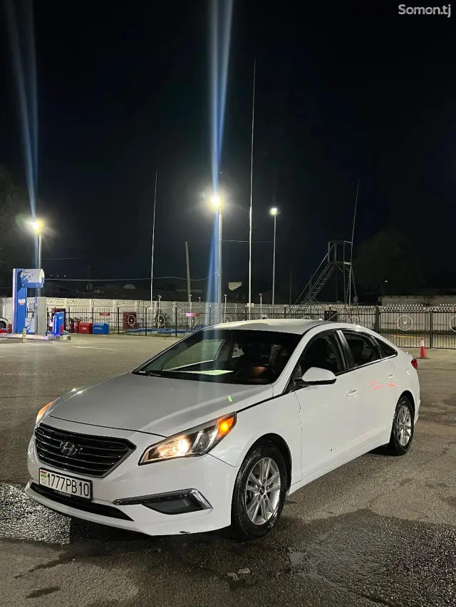 Hyundai Sonata 2017 · 2.4 AT