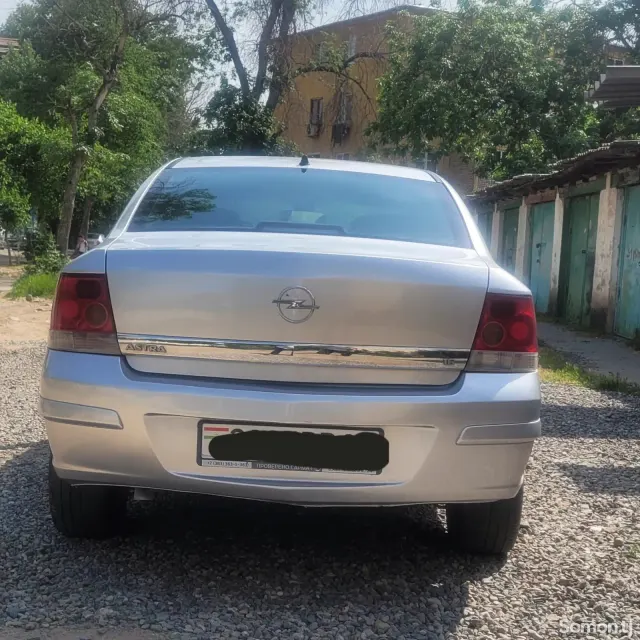 Opel Astra H 2008 · 1.6 MT