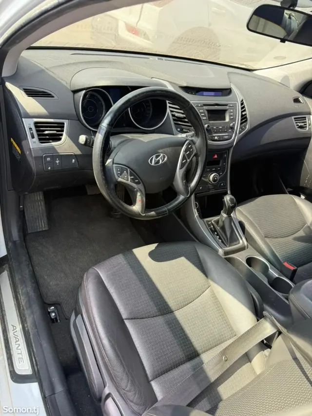 Hyundai Avante 2014 · 1.6 AT