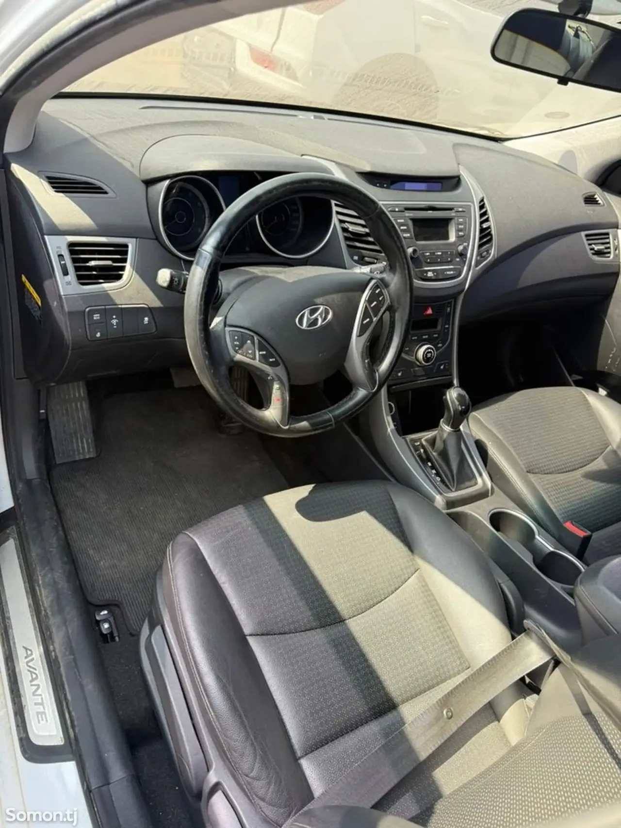 Hyundai Avante 2014 · 1.6 AT
