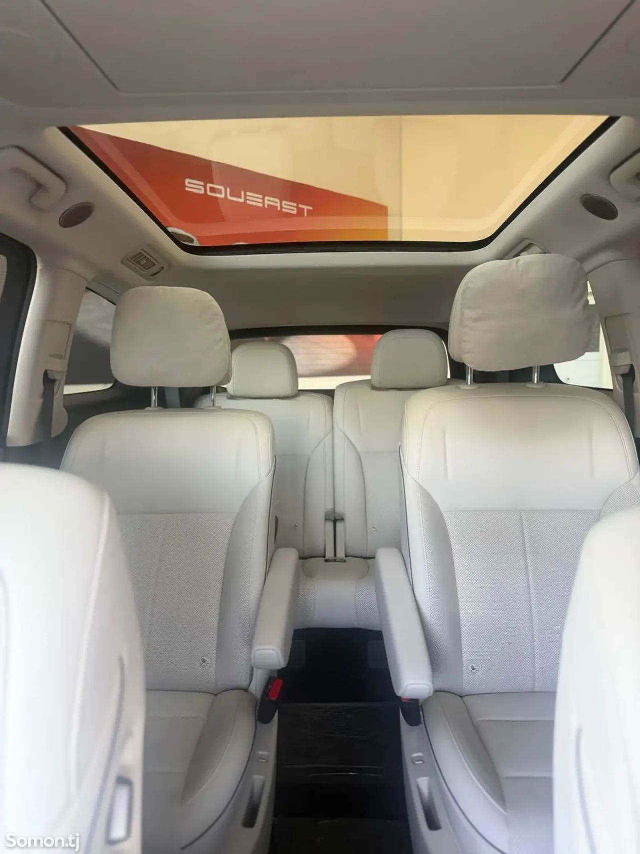 Li Auto (Lixiang) i8 2025 · AT