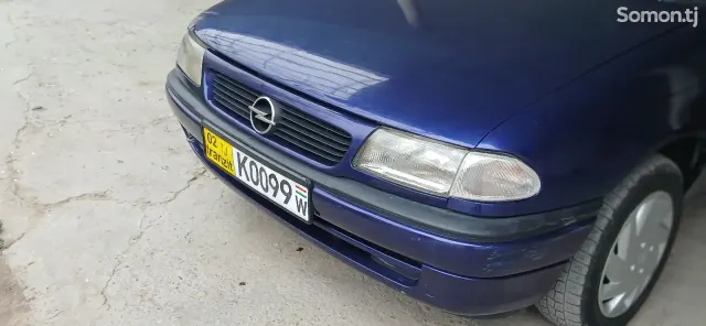 Opel Astra F 1996 · 1.6 MT