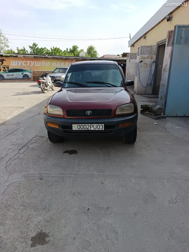 Toyota RAV 4 1995 · 1.8 AT