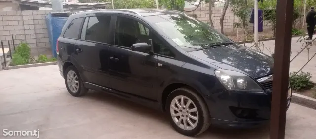 Opel Zafira 2008 · 2.2 MT