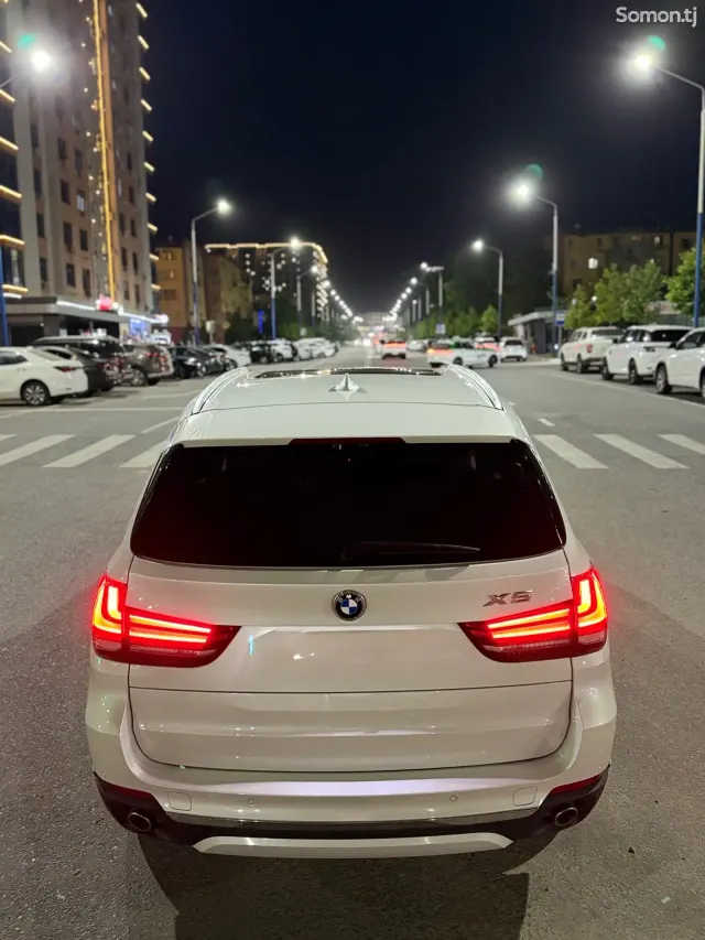 BMW X5 2015 · 3.0 AT