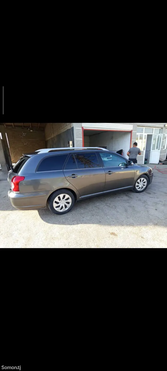 Toyota Avensis 2006 · 2.0 MT