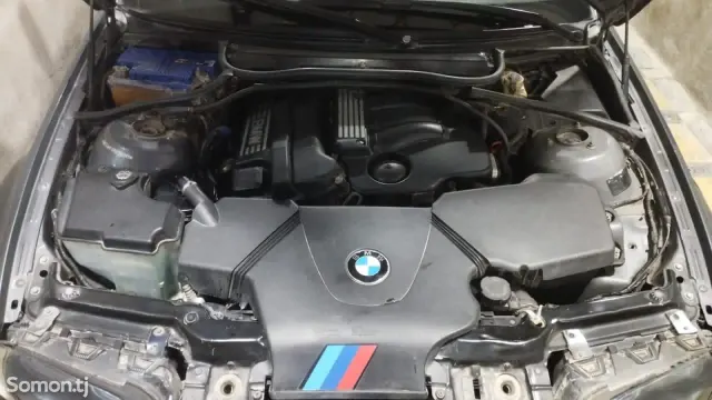 BMW 3 series 2003 · 2.0 MT
