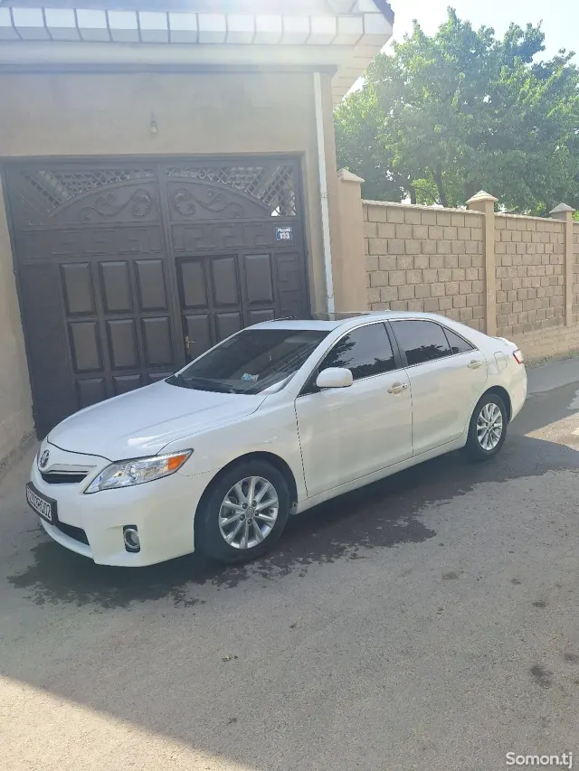 Toyota Camry 2010 · 2.4 AT