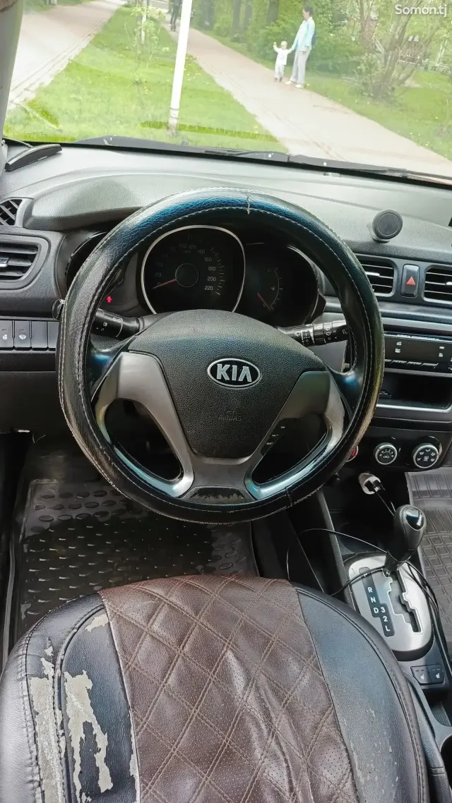 Kia Rio 2015 · 1.4 AT