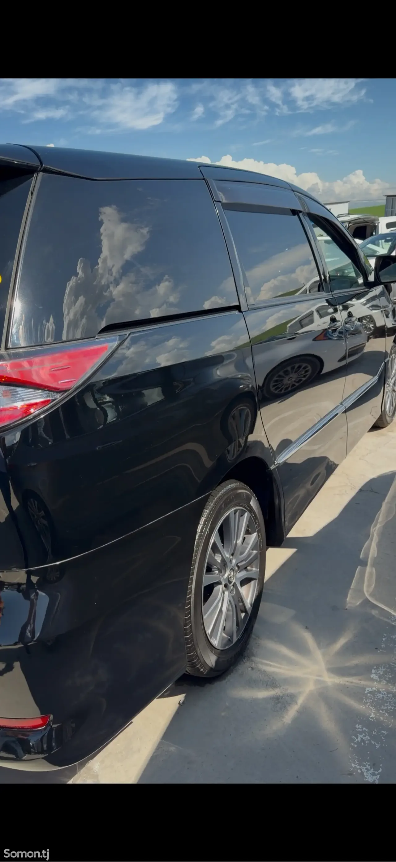 Toyota Estima 2017 · 2.4 AT
