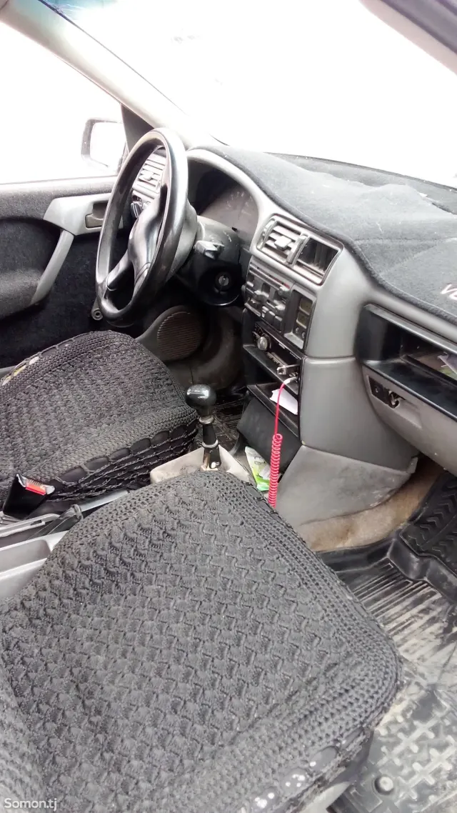 Opel Vectra A 1993 · 1.6 MT