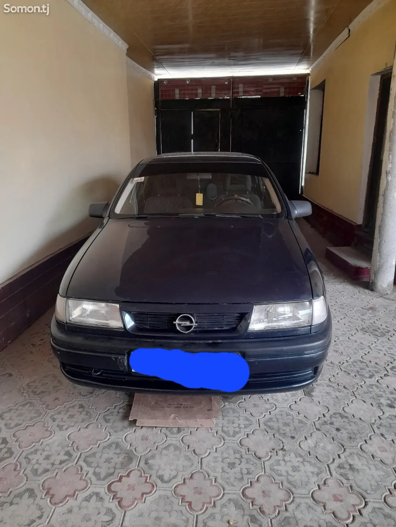 Opel Vectra A 1994 · 1.6 MT