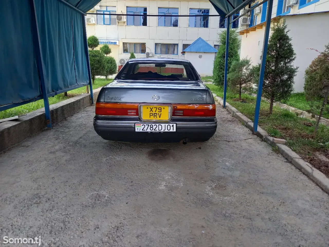 Toyota Crown 1995 · 2.5 AT