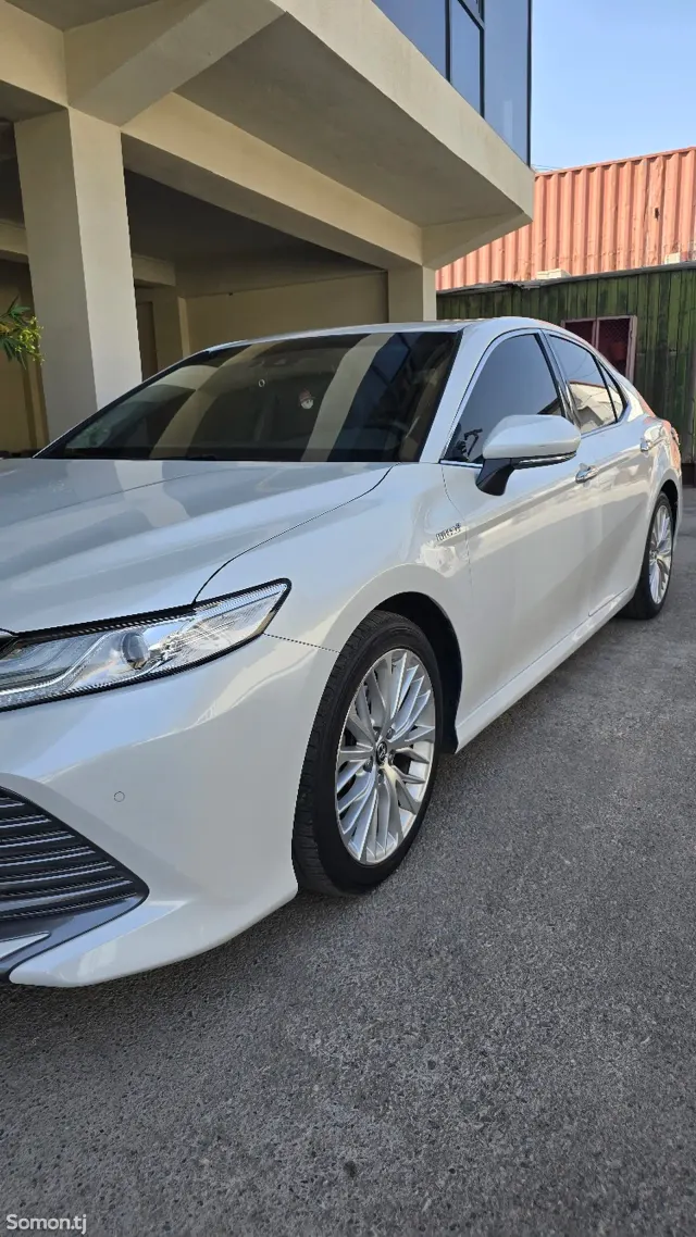 Toyota Camry 2018 · 2.5 AT
