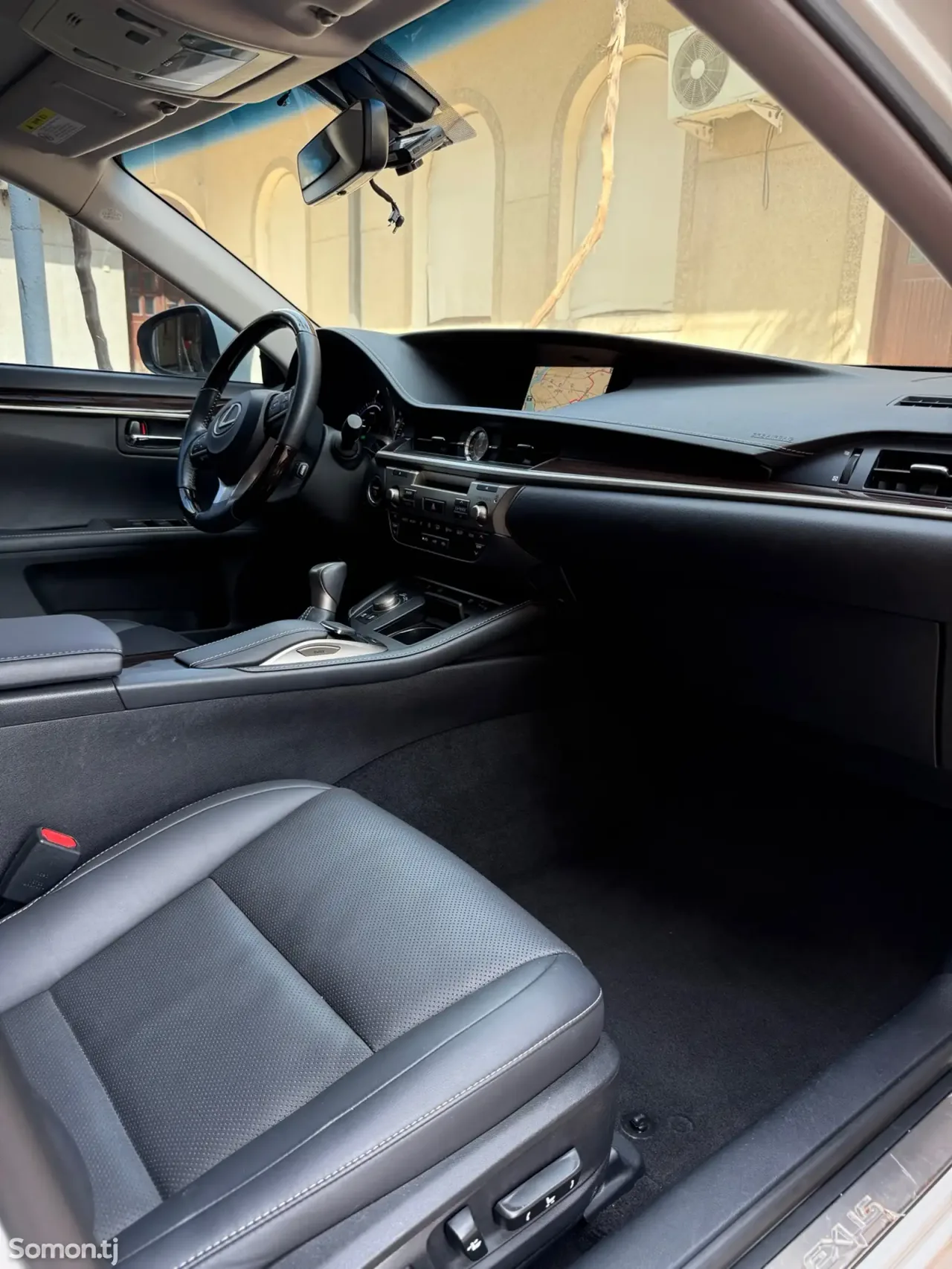 Lexus ES series 2016 · 3.0 AT
