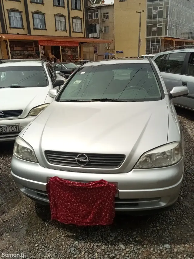 Opel Astra G 1998 · 1.6 MT