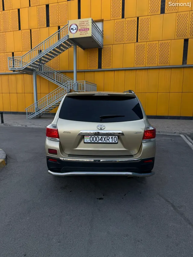 Toyota Highlander 2012 · 3.5 AT