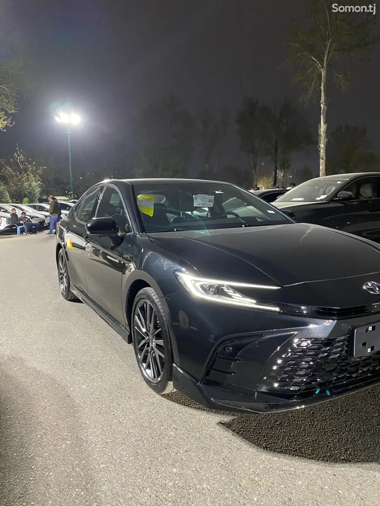 Toyota Camry 2026 · AT
