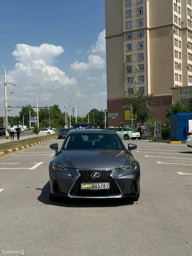 Lexus IS series 2015 · 2.5 AT