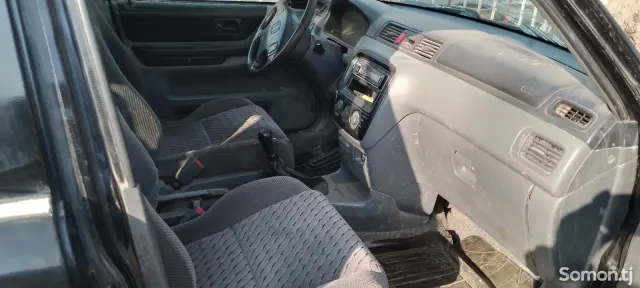 Honda CR-V 1998 · 2.0 MT