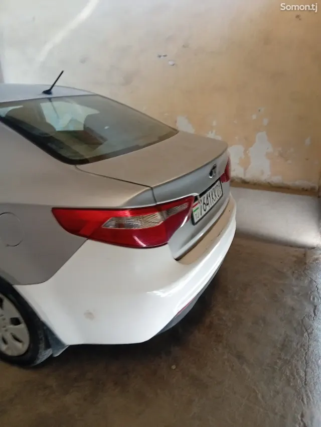 Kia Rio 2015 · 1.4 MT
