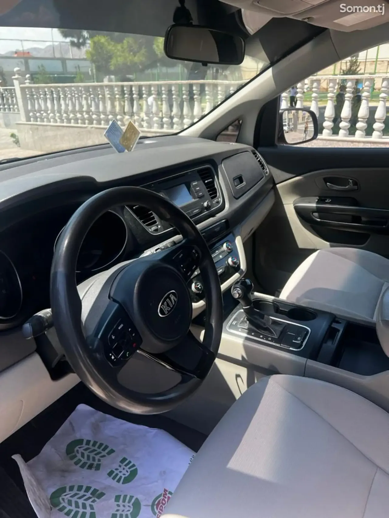 Kia Carnival 2015 · 3.3 AT