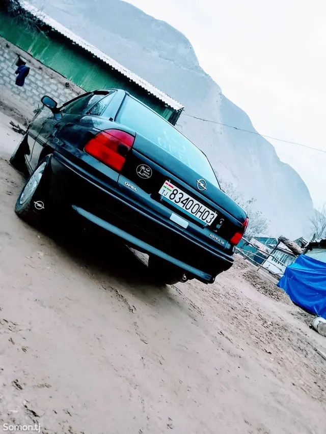 Opel Astra F 1996 · 1.6 MT