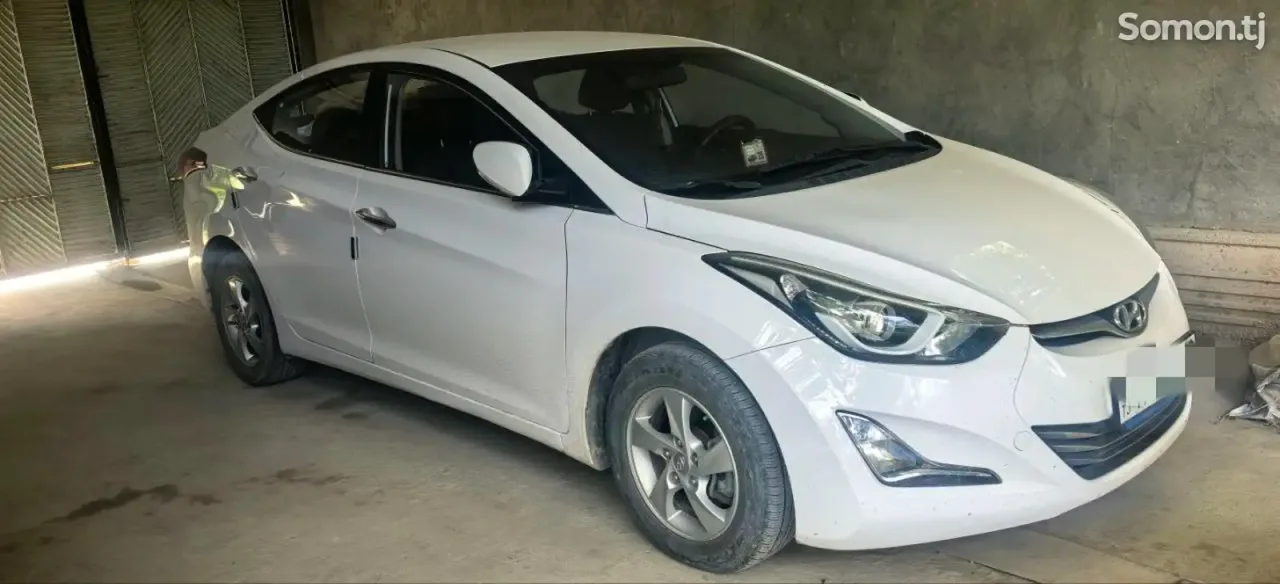 Hyundai Avante 2015 · 1.6 AT