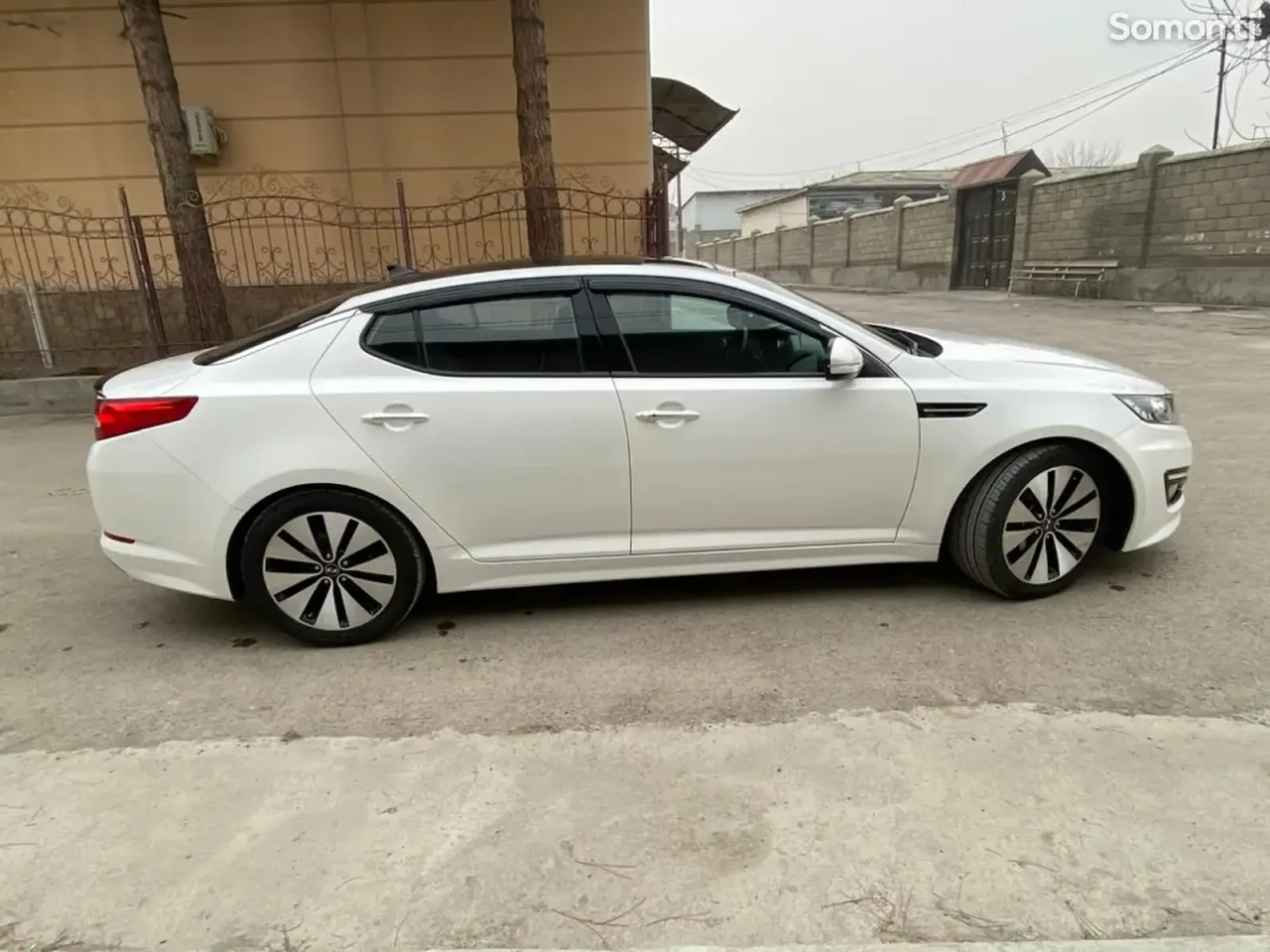 Kia K5 2011 · 2.0 AT