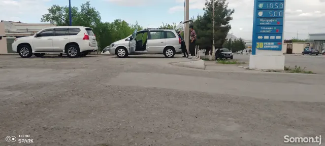 Opel Zafira 2000 · 1.8 MT