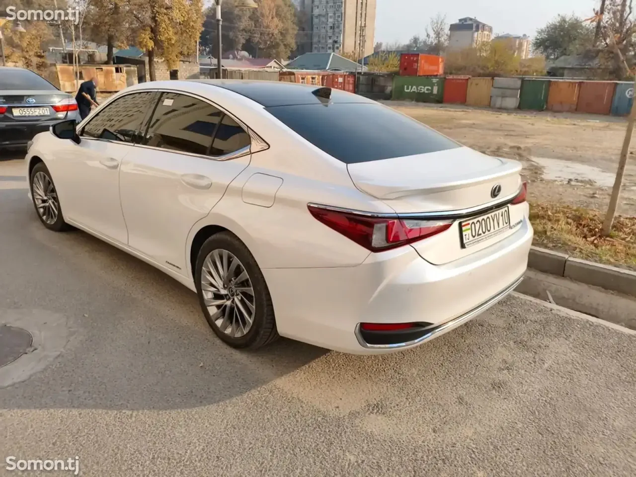 Lexus ES series 2019 · 2.5 AT