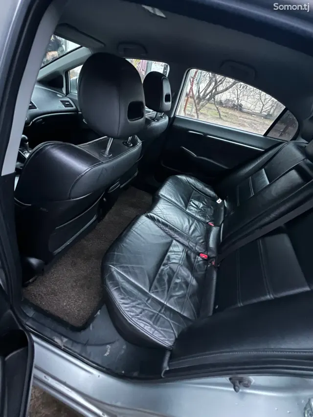 Honda Civic 2008 · 1.8 AT