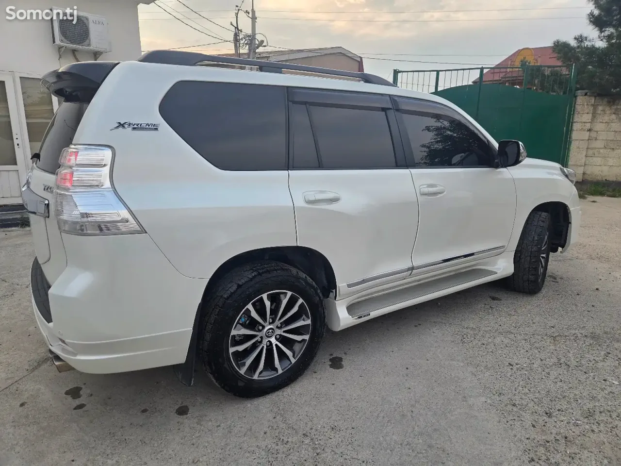Toyota Land Cruiser Prado 2016 · 2.8 AT