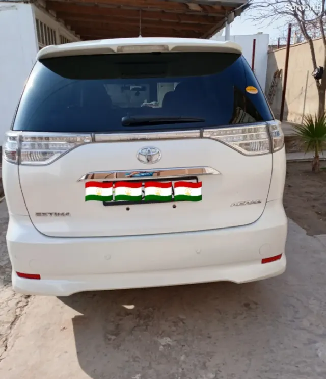 Toyota Estima 2015 · 2.4 AT
