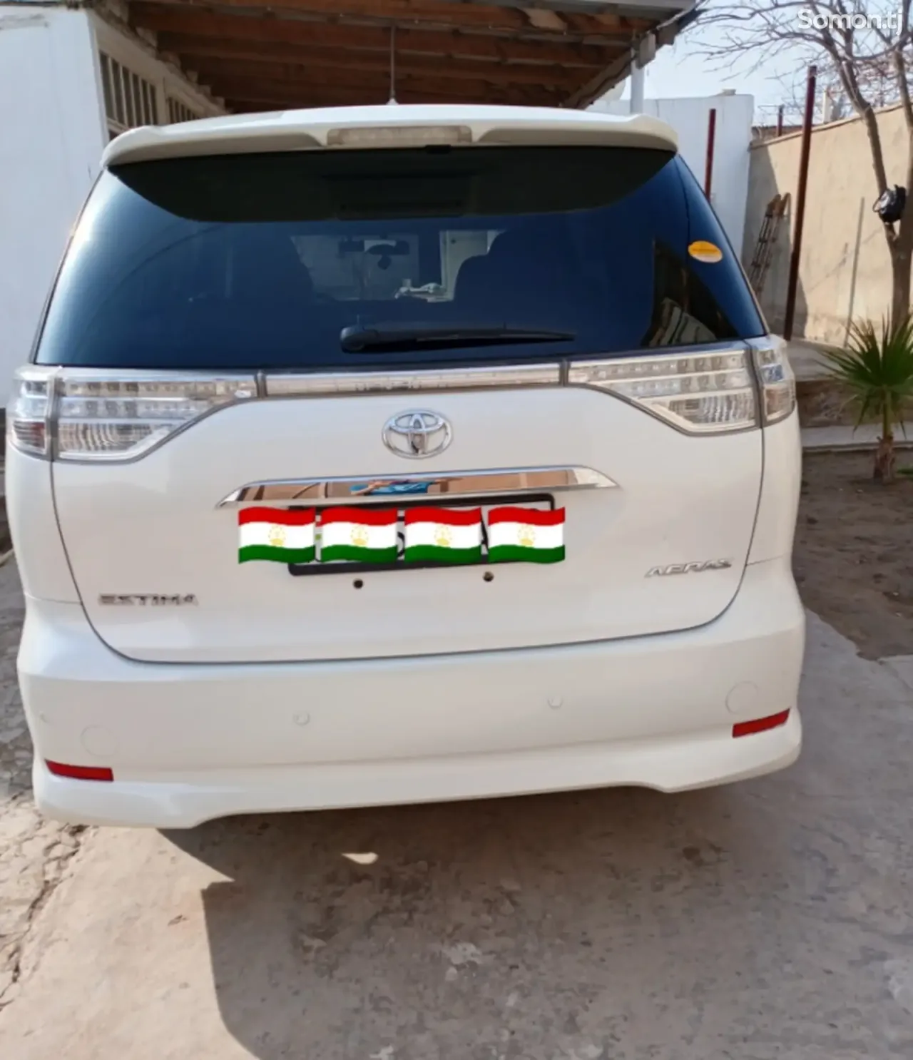 Toyota Estima 2015 · 2.4 AT