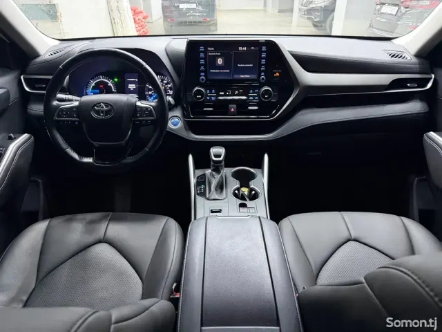 Toyota Highlander 2020 · 2.5 AT