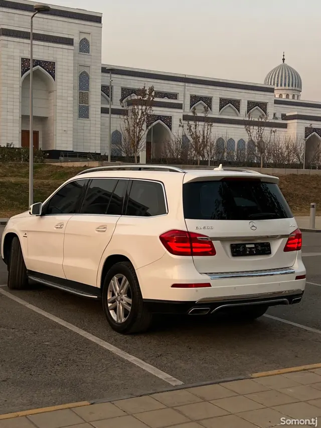 Mercedes-Benz GL class 2014 · 4.7 AT