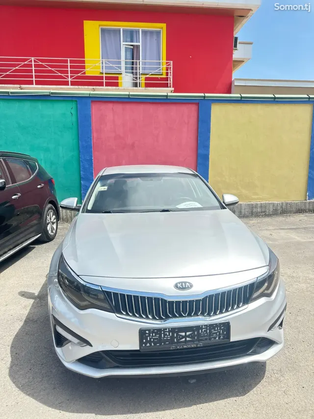 Kia K5 2017 · 2.0 AT