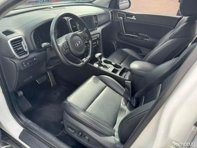Kia Sportage 2016 · 1.6 AT