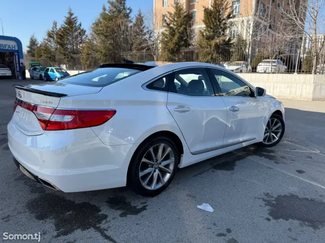 Hyundai Grandeur 2016 · 2.4 AT