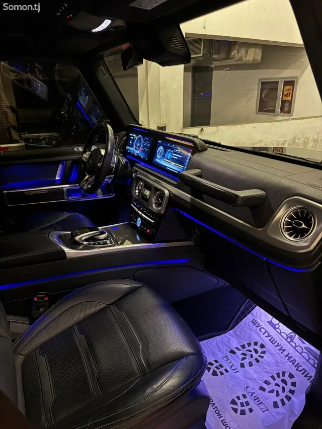 Mercedes-Benz G class 2024 · AT