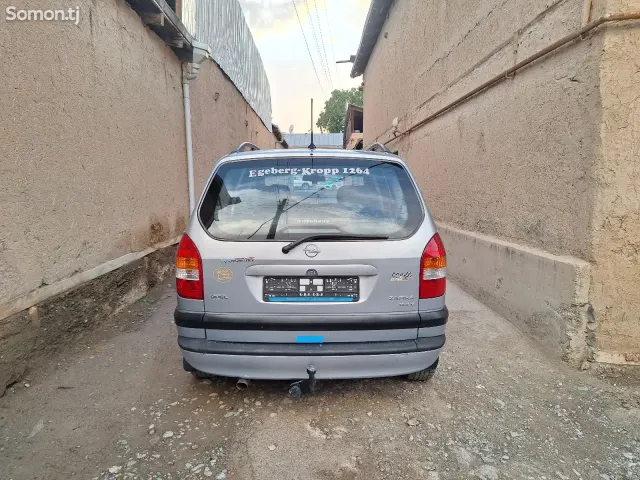 Opel Zafira 1999 · 1.8 MT