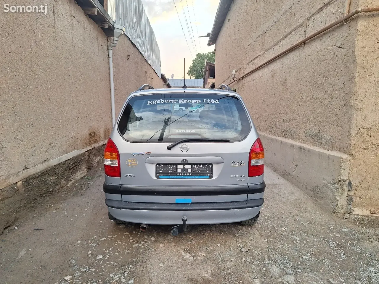 Opel Zafira 1999 · 1.8 MT