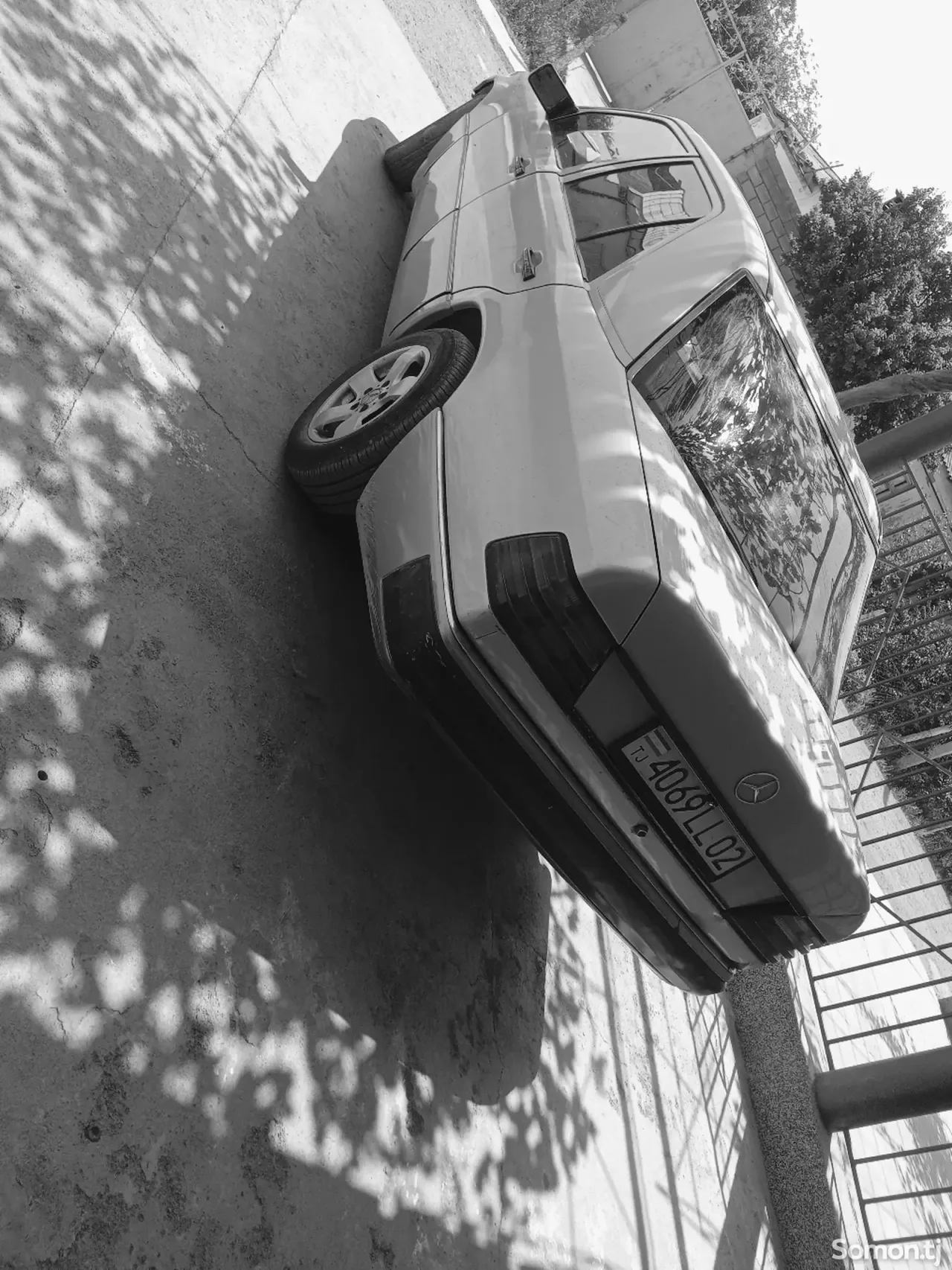 Mercedes-Benz W124 1993 · 2.0 MT
