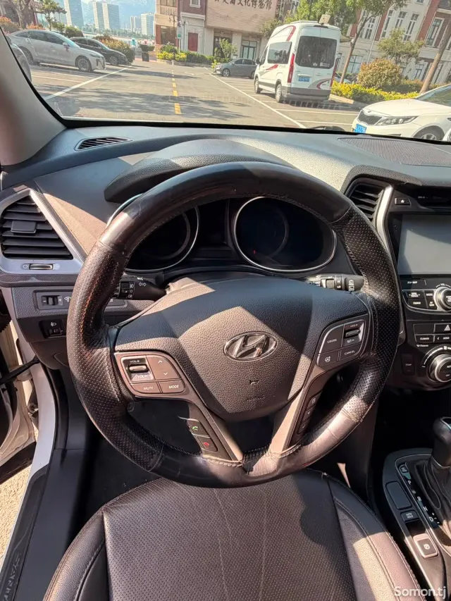 Hyundai Santa Fe 2015 · 2.0 AT