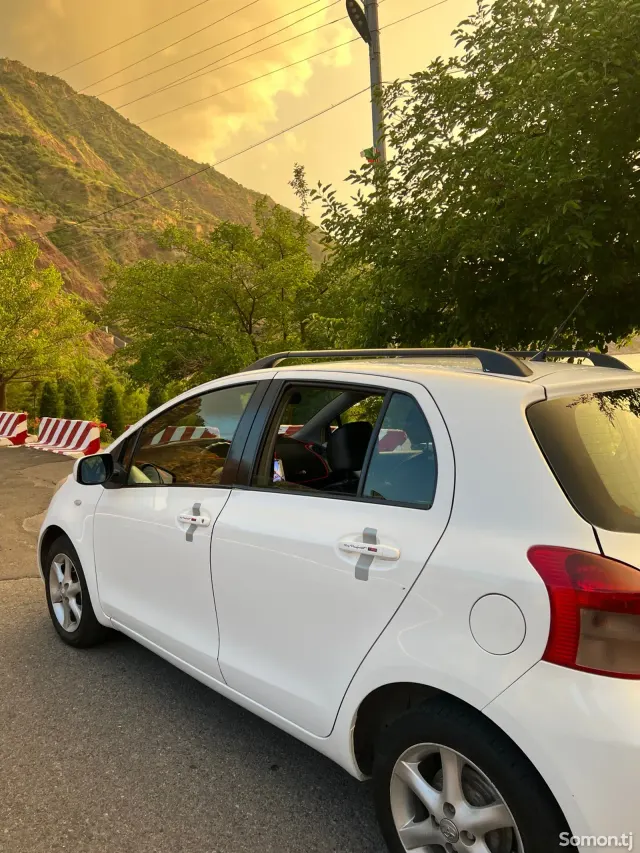 Toyota Yaris 2008 · 1.3 AT