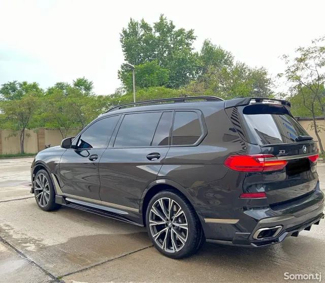 BMW X7 2021 · 4.4 AT