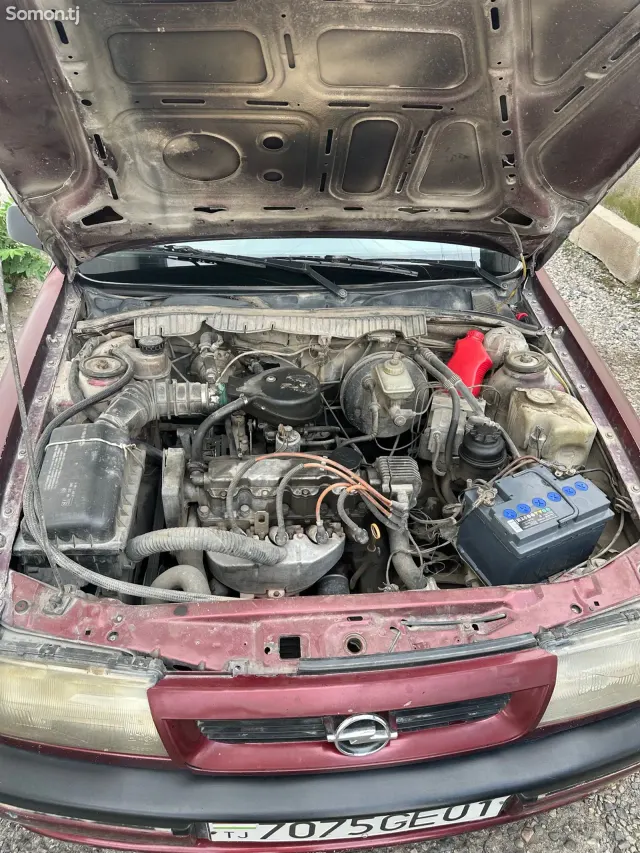 Opel Vectra A 1995 · 1.6 MT